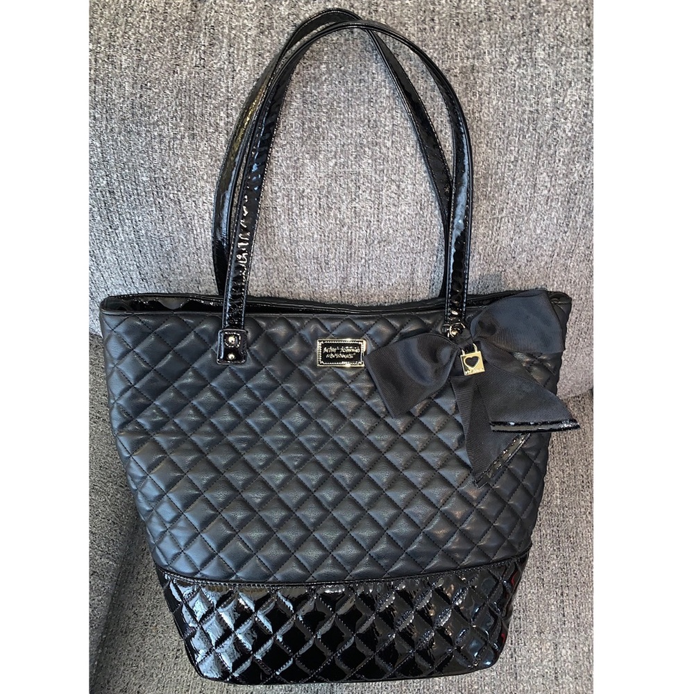 BETSEY JOHNSON black like new bow tote purse - Picture 1 of 6